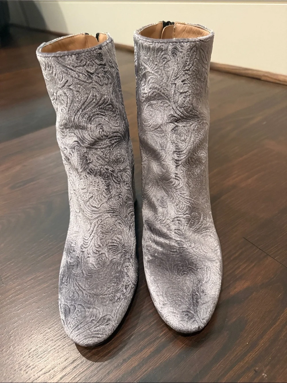 Lewit Silver-Gray Embossed Velvet Ankle Boots